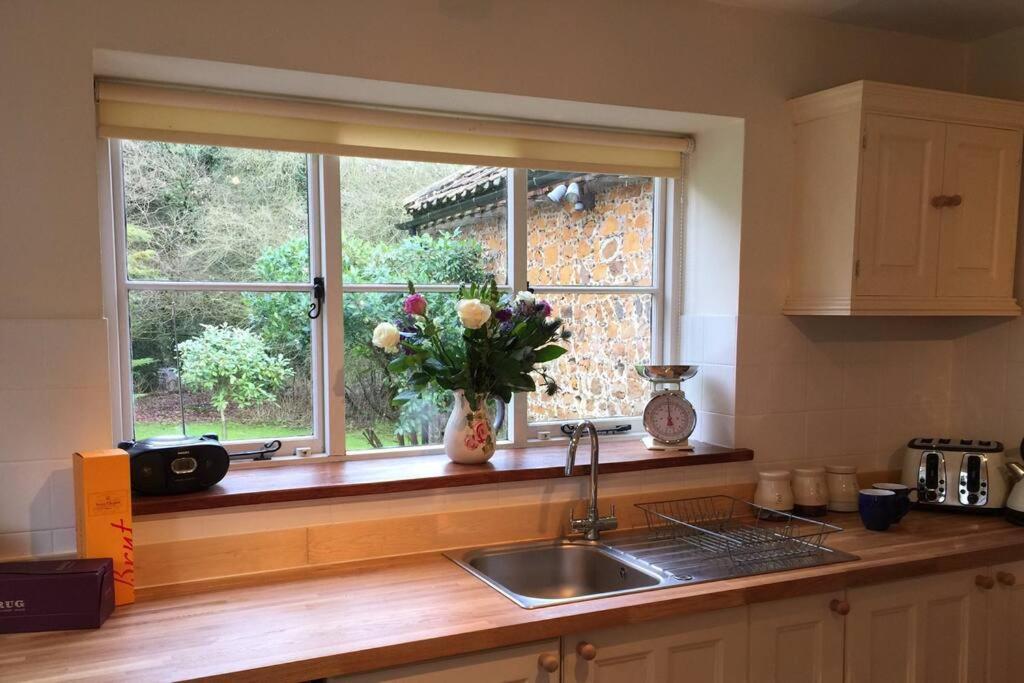 Forestry Cottage. Hot Tub, Open Fire, Dog Friendly Gaywood Exterior foto